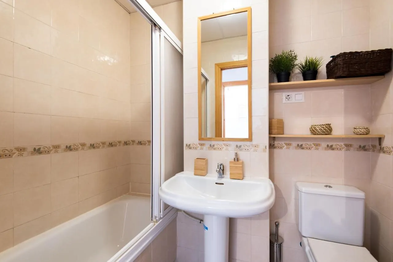 Trinidad Trafalgar, Quiet And Nice Aprtment In The Heart Of The Spanish Culture Malaga Apartment